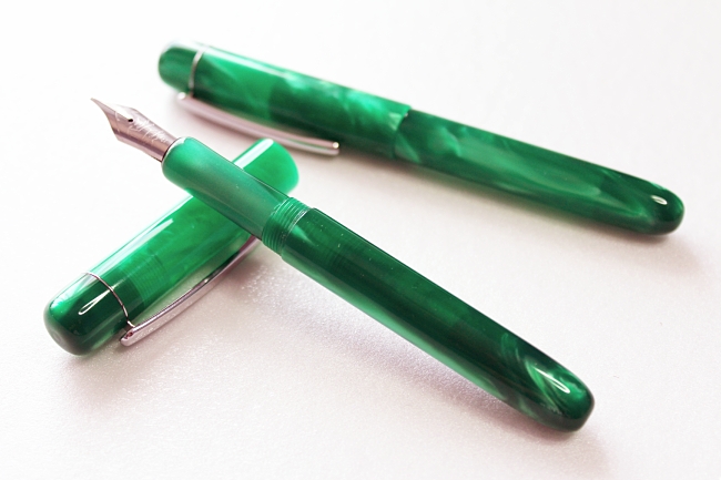 Kirinite Green Pearl pen blank